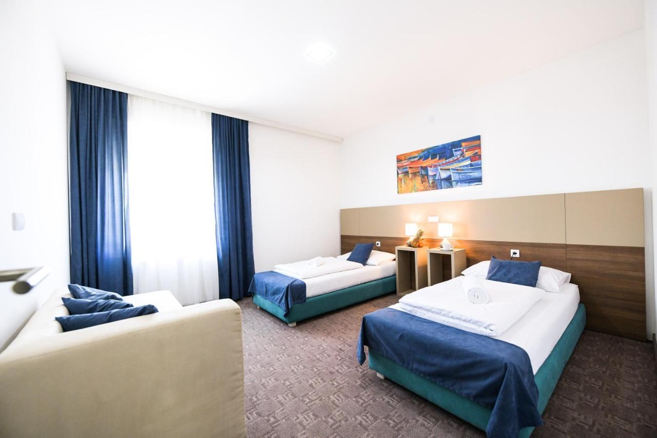River Inn Stari Banovci Eksteriør bilde